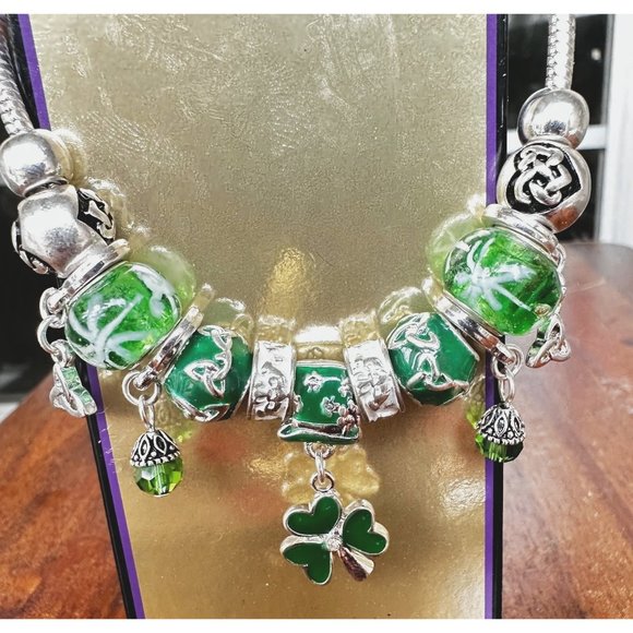 St Patrick's Day Shamrock Charm Bracelet Beaded Top Hat Celtic Knot Crys… - Picture 3 of 12